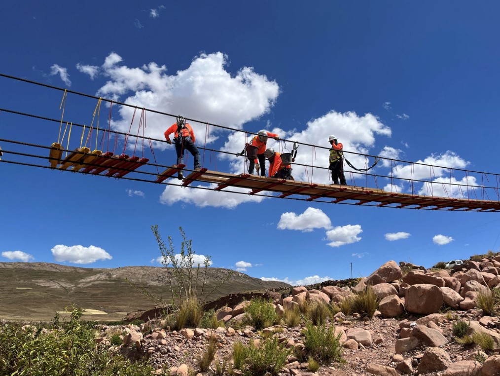 Creating Access to Education, Healthcare and Community in Bolivia